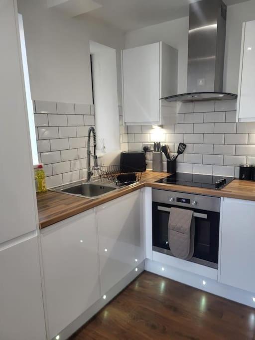 Modern Apartment นอตติงแฮม ภายนอก รูปภาพ